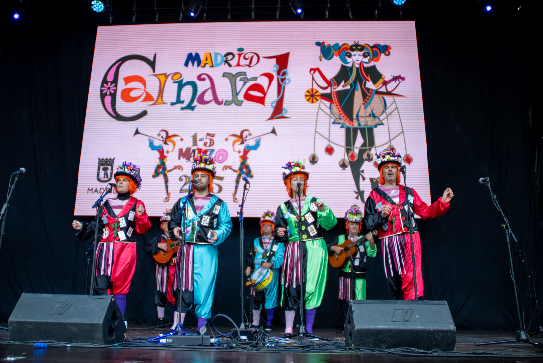 Manteo de pelele y encuentro de murgas y chirigotas